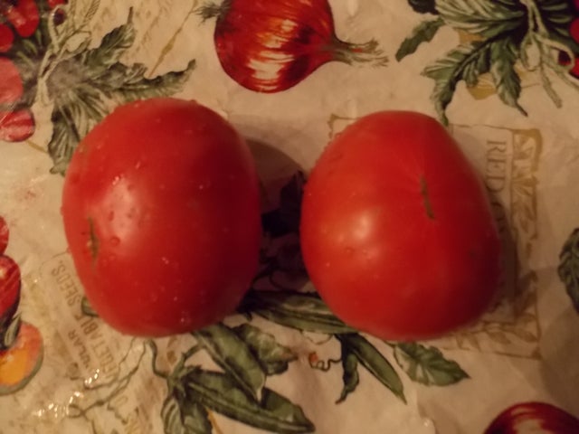 Granny Heart Heirloom Tomato Seeds   30 Organic Seeds